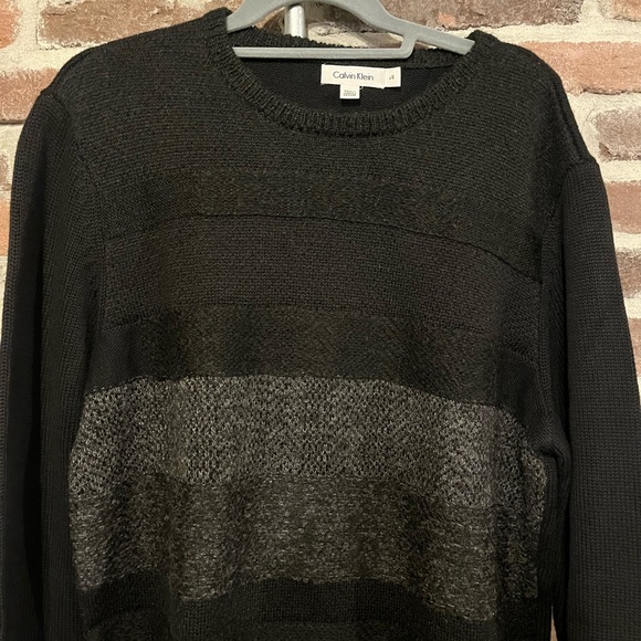 Calvin Klein Large Black and Gray Sweater - Picture 2 of 11